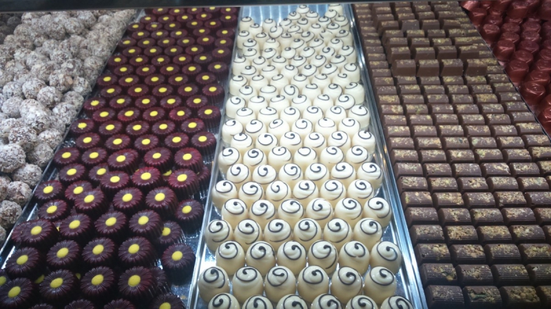 vente-COTIGNAC-min_chocolates_milk_chocolate_white_chocolate_truffles_candy_food_treat_cacao-1213769